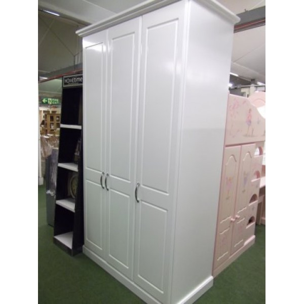 Wardrobe White & Huge! 3 Door