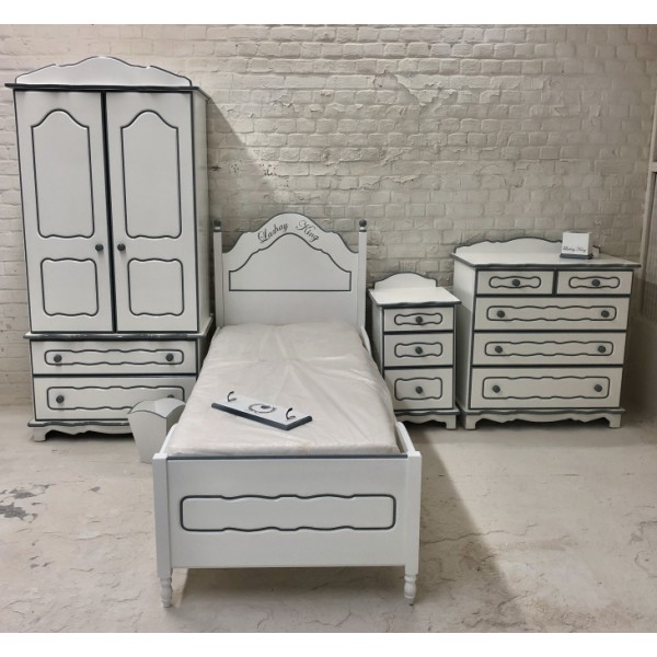 Bedroom Collection 4 Pieces
