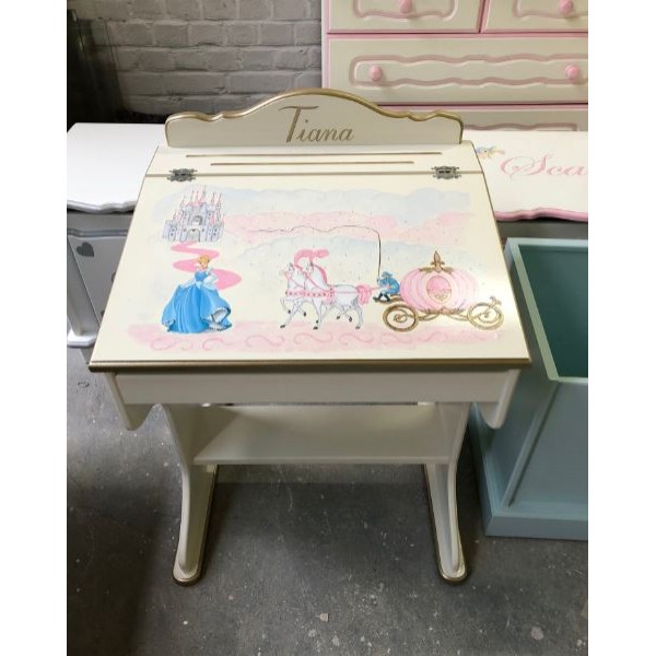 Princess Carriage Desk And Stool 
