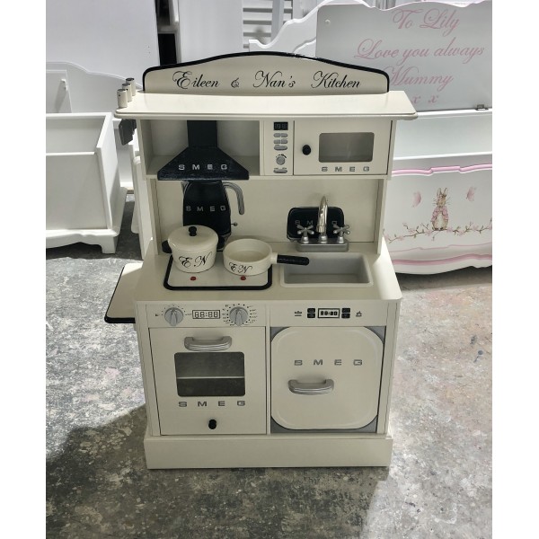 Off White And Black Smeg Kitchen For 2 Make Over