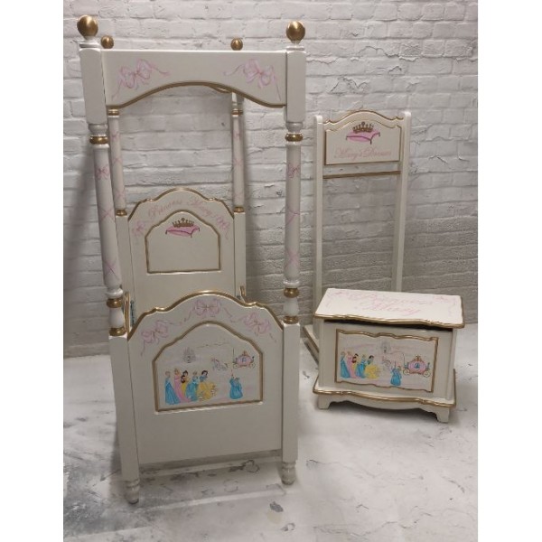 Miniature 4 Poster Bed With Princess Art