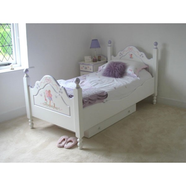 Princess Bed With Posts And Art