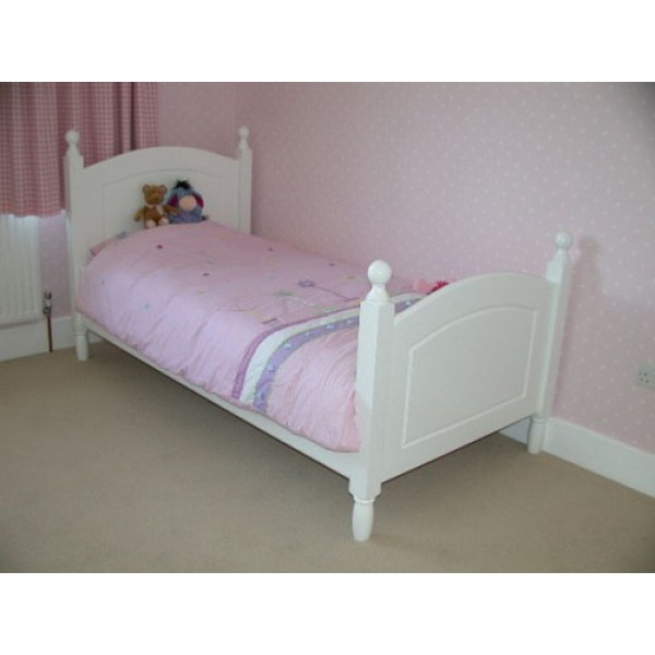 Sturdy White 3ft Bed With Posts