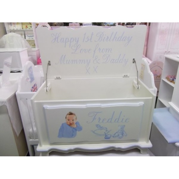 Toybox 3ft Fancy Inc. Message & Portrait